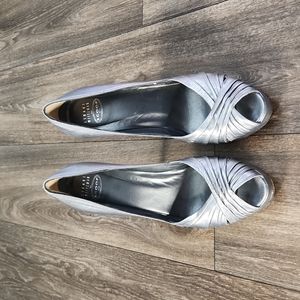Stuart Weitzman Pewter Supple Kid Platform Pumps Size 8.5